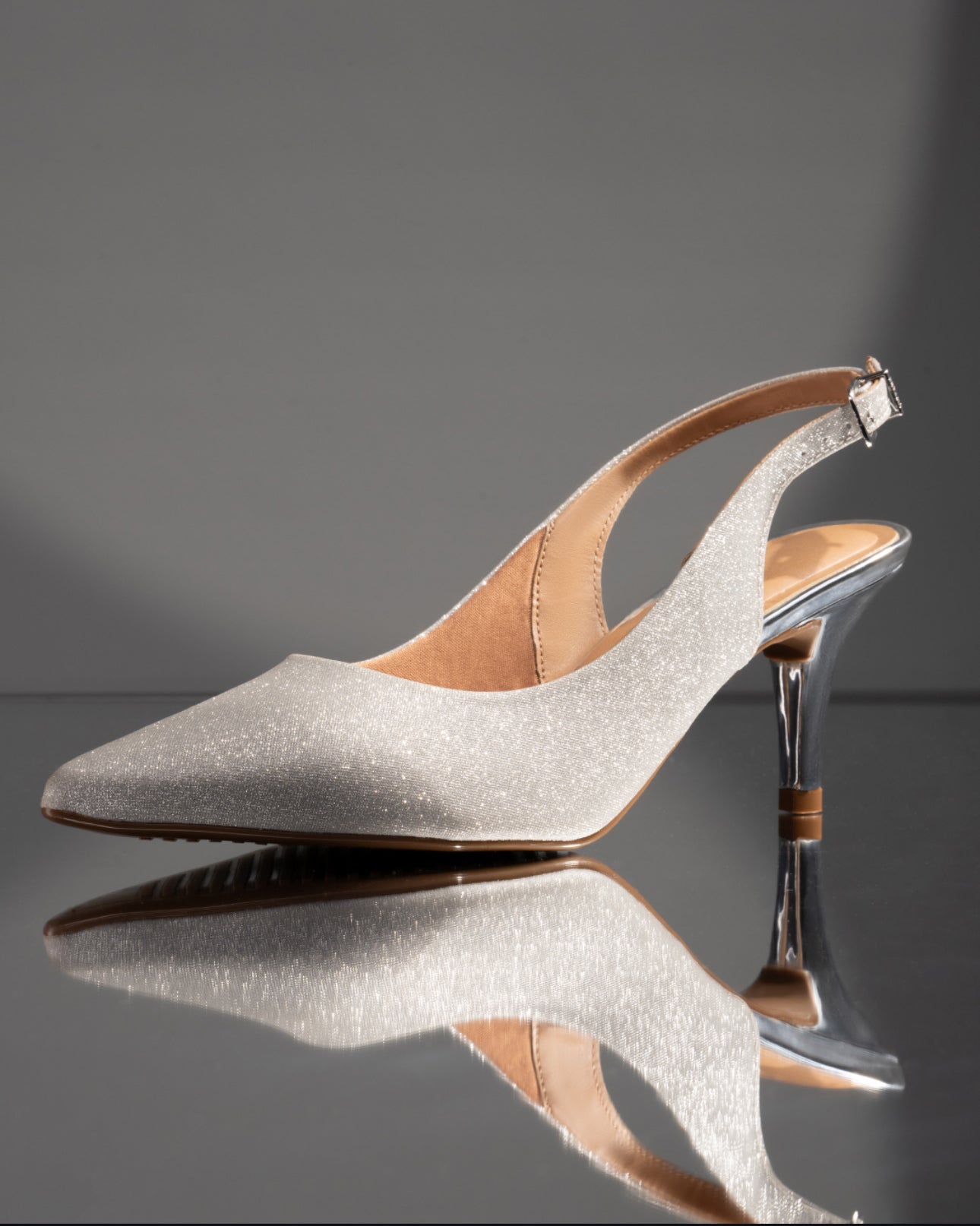 Zapatilla plata con brillos